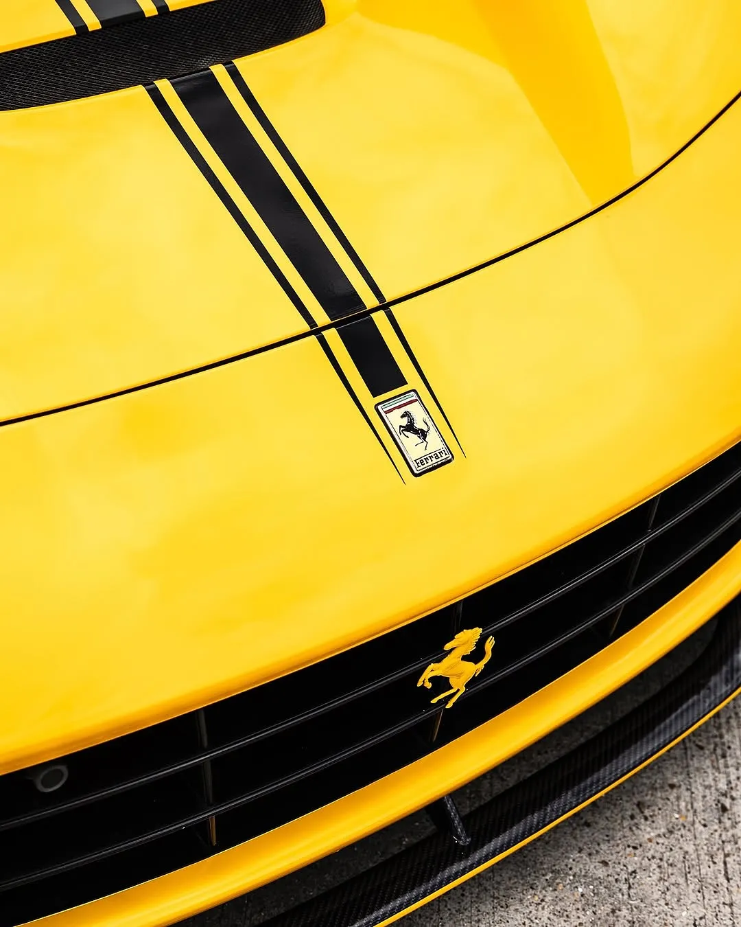 Ferrari F12 wrapped in Inozetek Gloss Dandelion Yellow Dynamic PPF - изображение 4