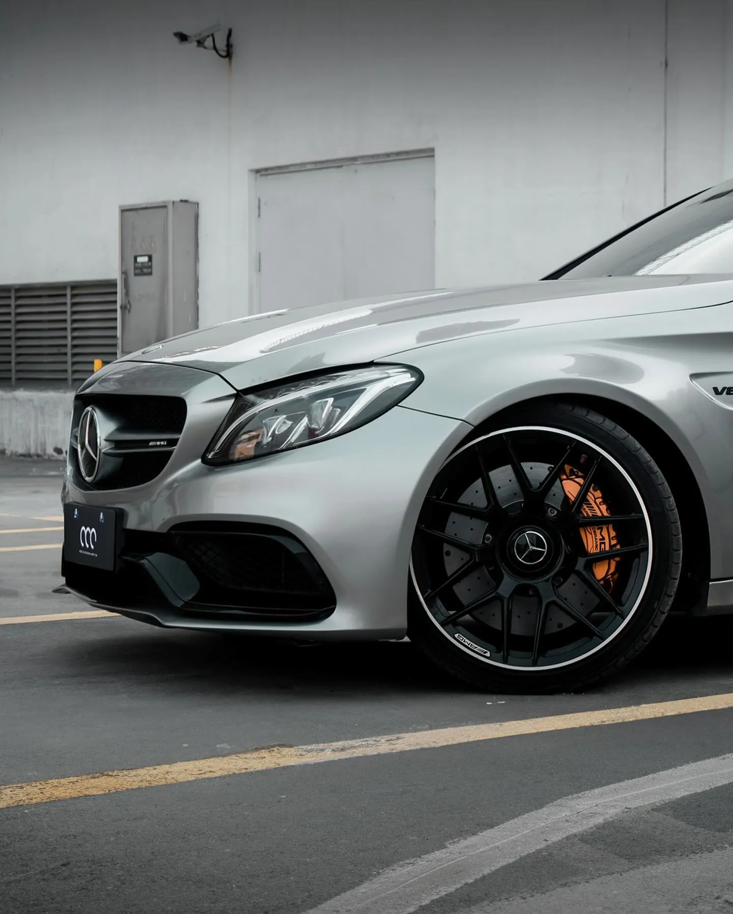 Mercedes C63s, оклеенный пленкой MC Films High Gloss GT Silver. View 1