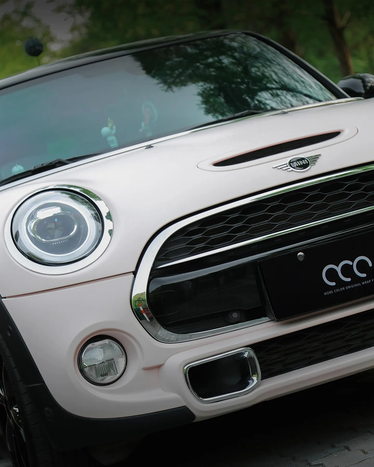 Mini Cooper S, оклеенный пленкой MC Films Original Soft Smog Pink. View 1