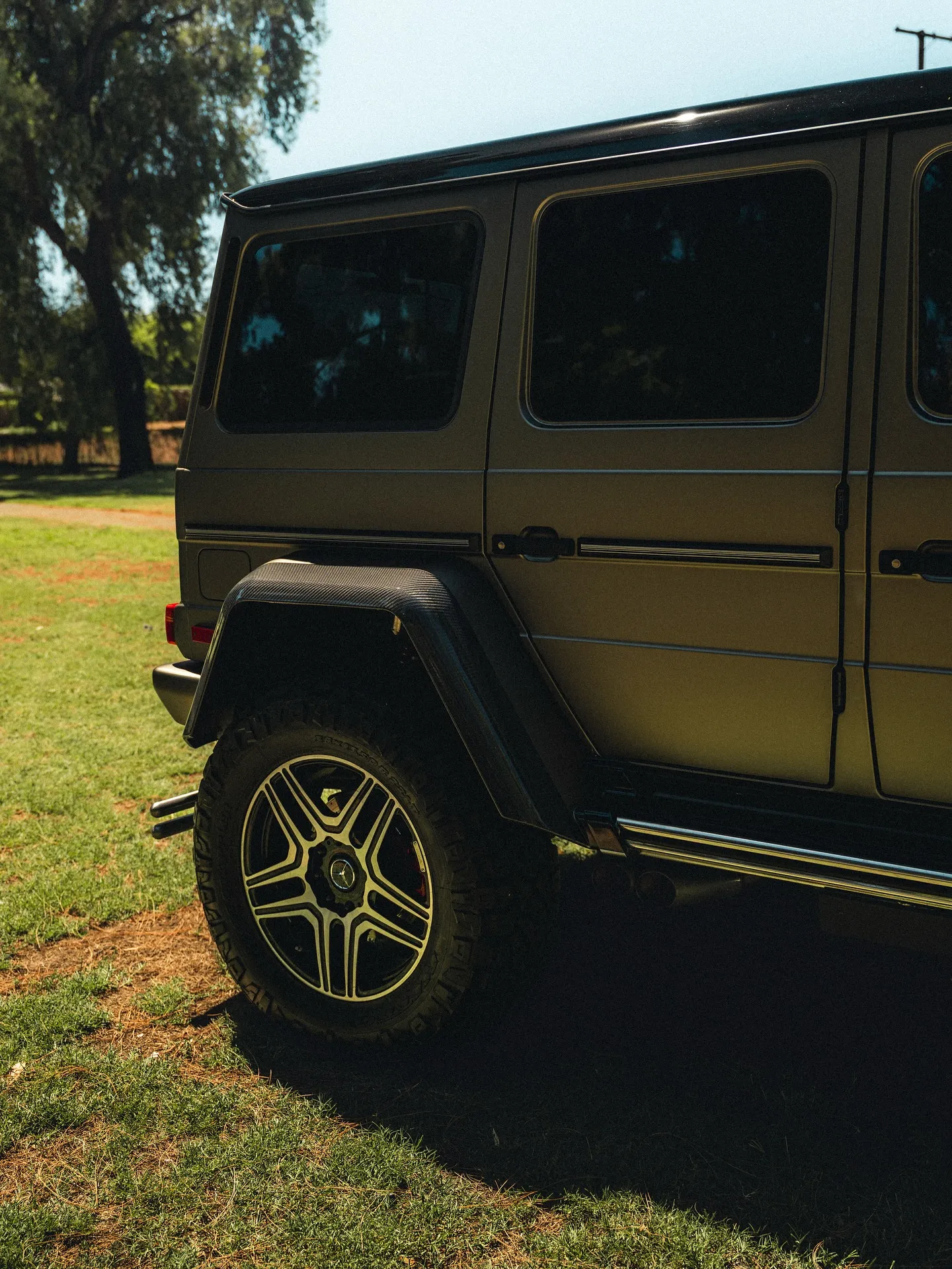 Mercedes-Benz G-Wagon wrapped in Inozetek Metallic Titanium. - изображение 6