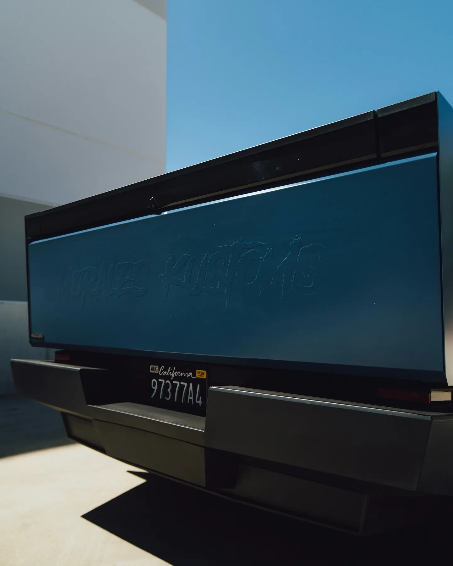 Tesla Cybertruck wrapped in Inozetek Frozen Satin Narwhal Blue film. - изображение 6