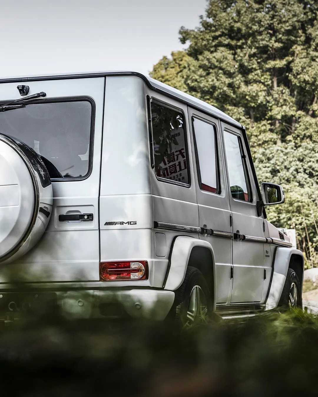 Mercedes-Benz G63 в пленке Super Matte Geranium White. - изображение 4