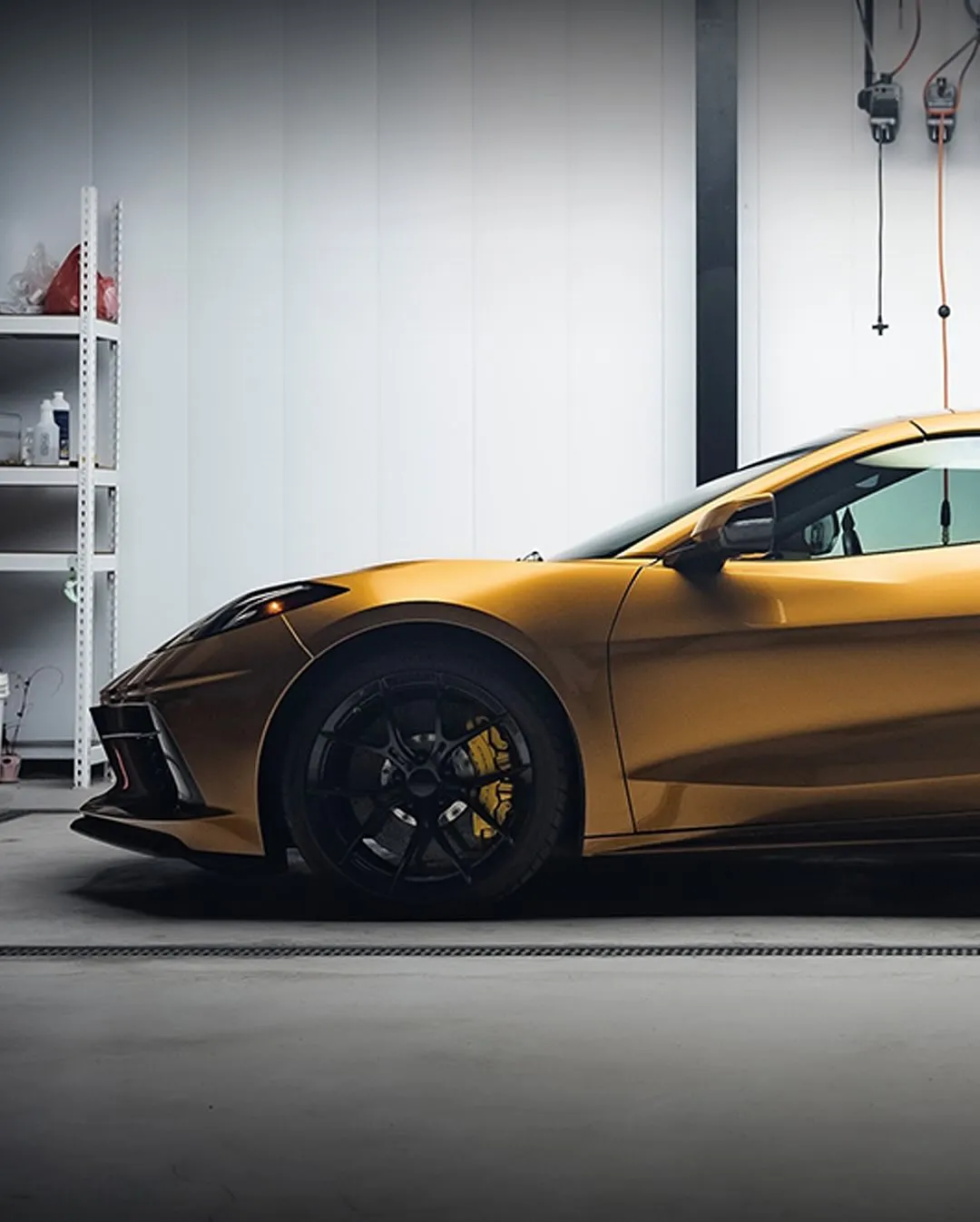 Corvette C8 в пленке Madeira Gold. - изображение 5