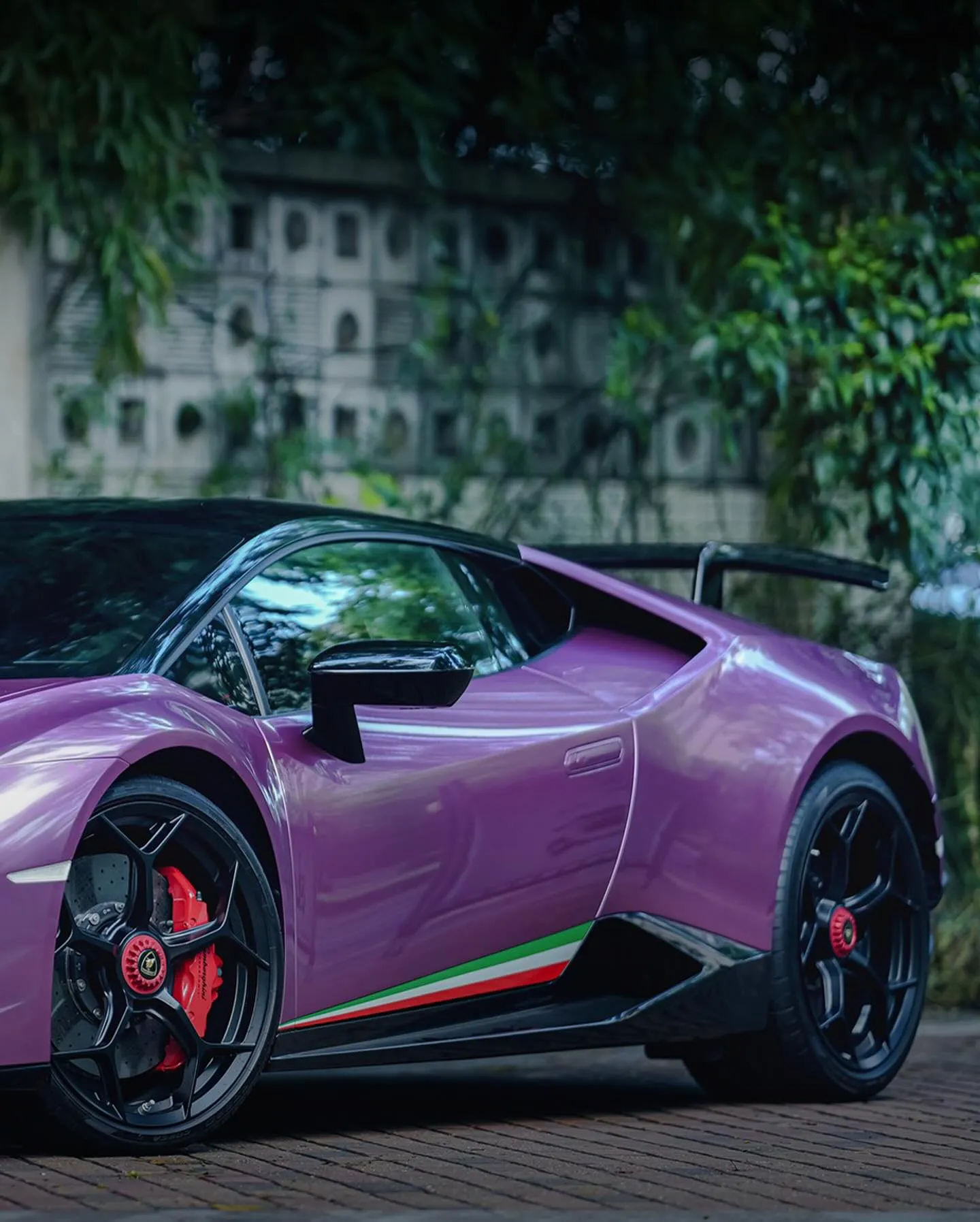 Lamborghini Huracan Performante, оклеенный пленкой MC Films High Gloss Metallic Diablo Viola. - изображение 4