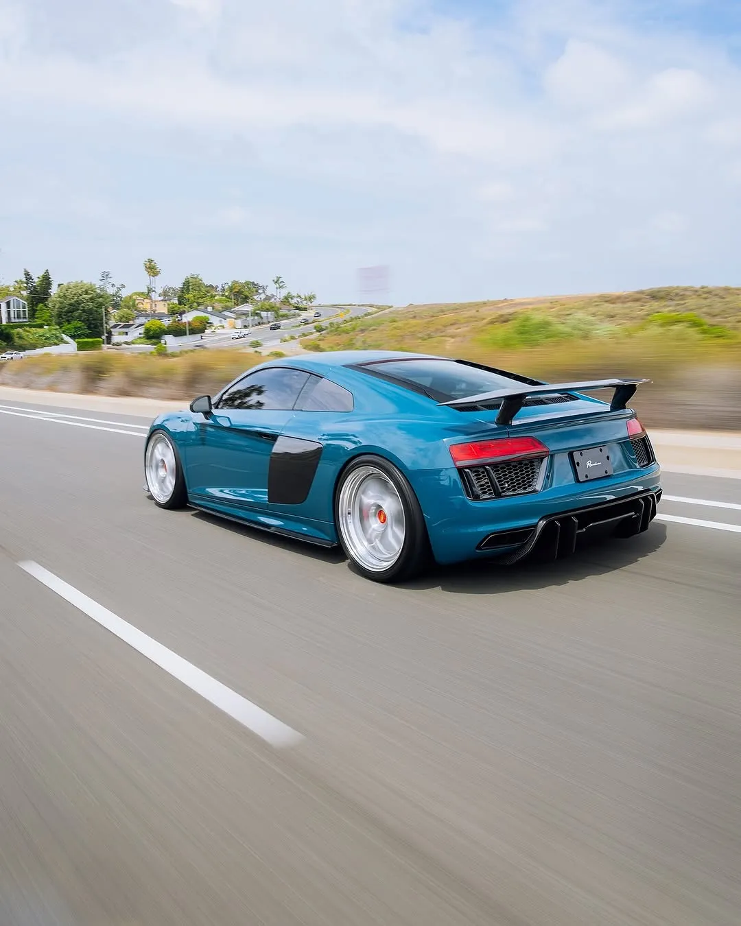 Audi R8 in Inozetek Dynamic PPF Gloss Petrol Blue. - изображение 5