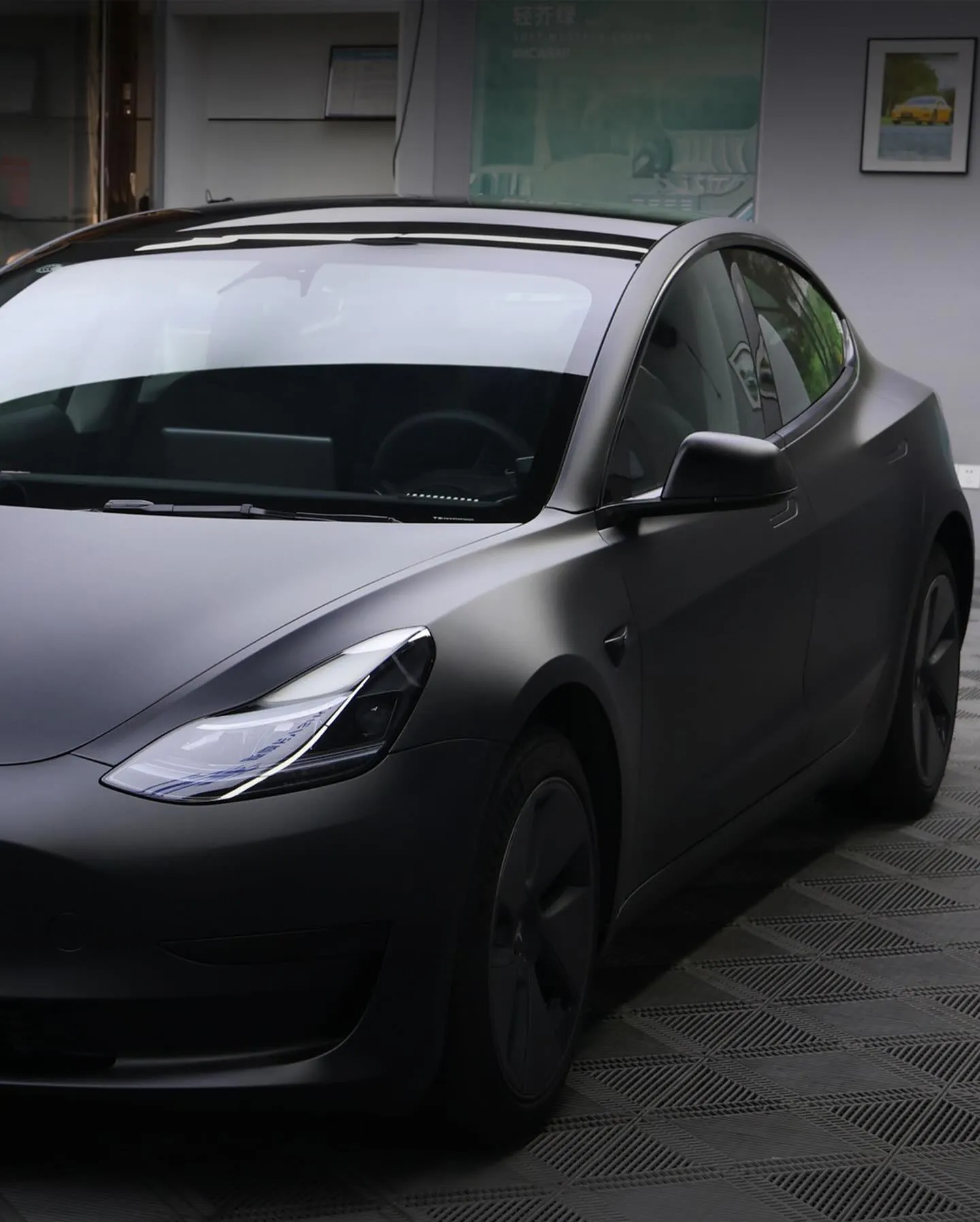Tesla Model 3, оклеенный пленкой MC Films Super Matte Black. - изображение 4