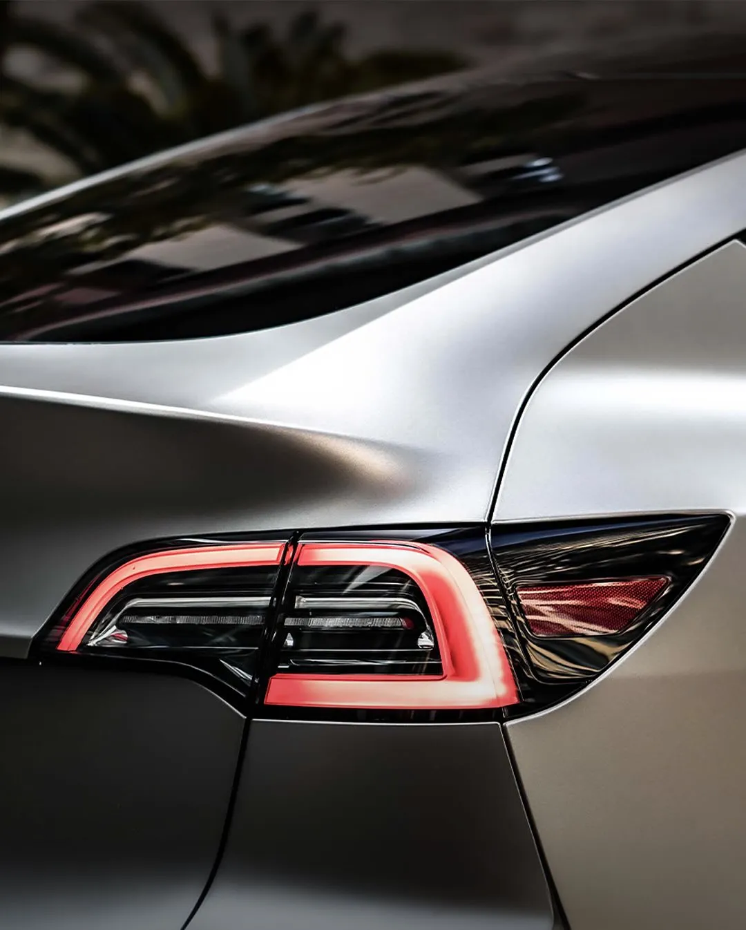 Tesla Model Y в пленке Matte Monza Grey Magno. - изображение 7