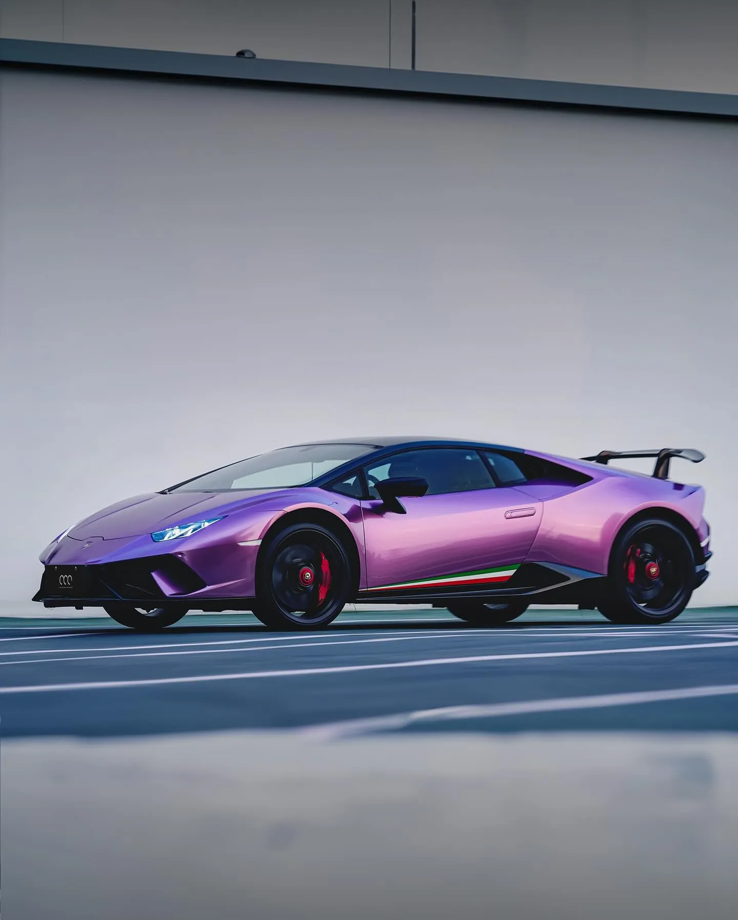 Lamborghini Huracan Performante, оклеенный пленкой MC Films High Gloss Metallic Diablo Viola.