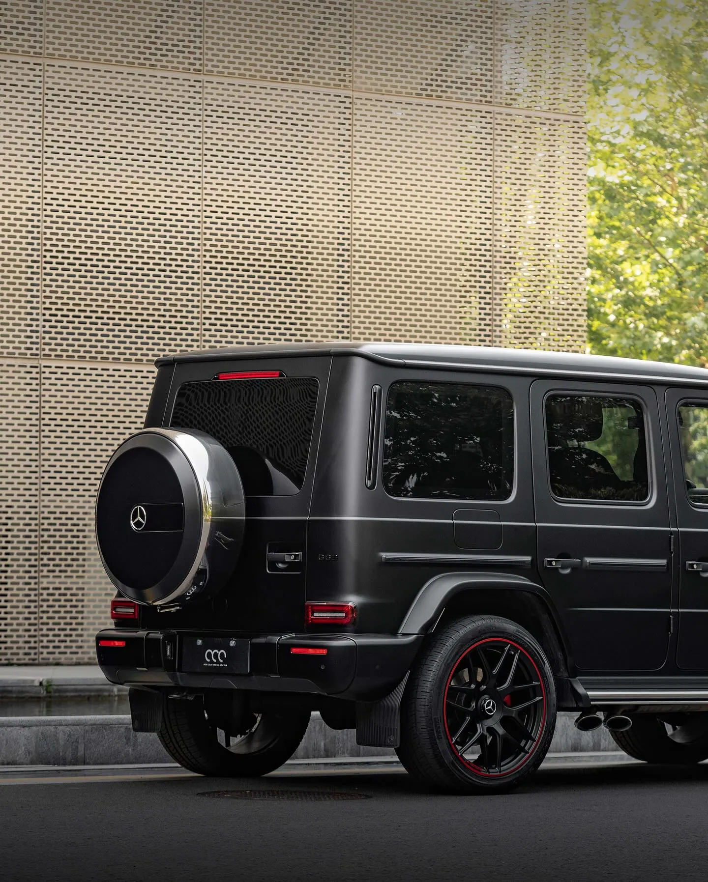 Mercedes G63 AMG, оклеенный пленкой MC Films LE23 Super Matte Black. - изображение 6