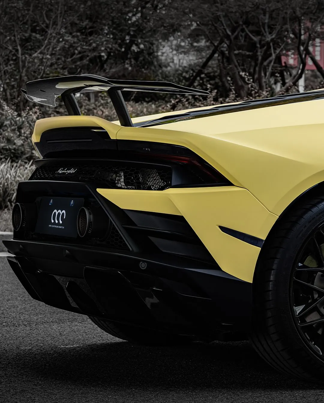 Lamborghini Huracan Evo в пленке Soft Light Yellow.