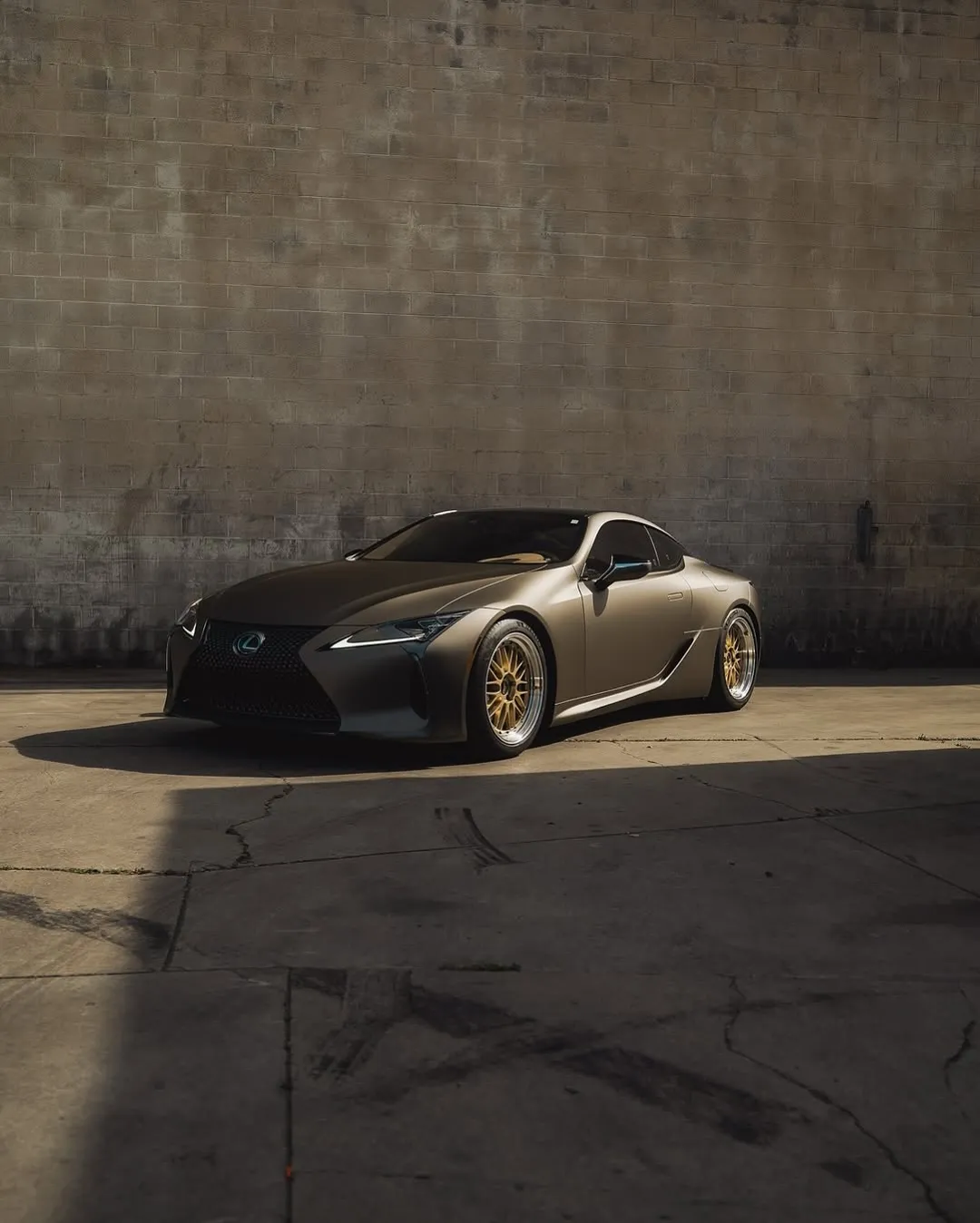 Lexus LC500 wrapped in Inozetek Gloss Metallic Titanium Dynamic PPF - изображение 6