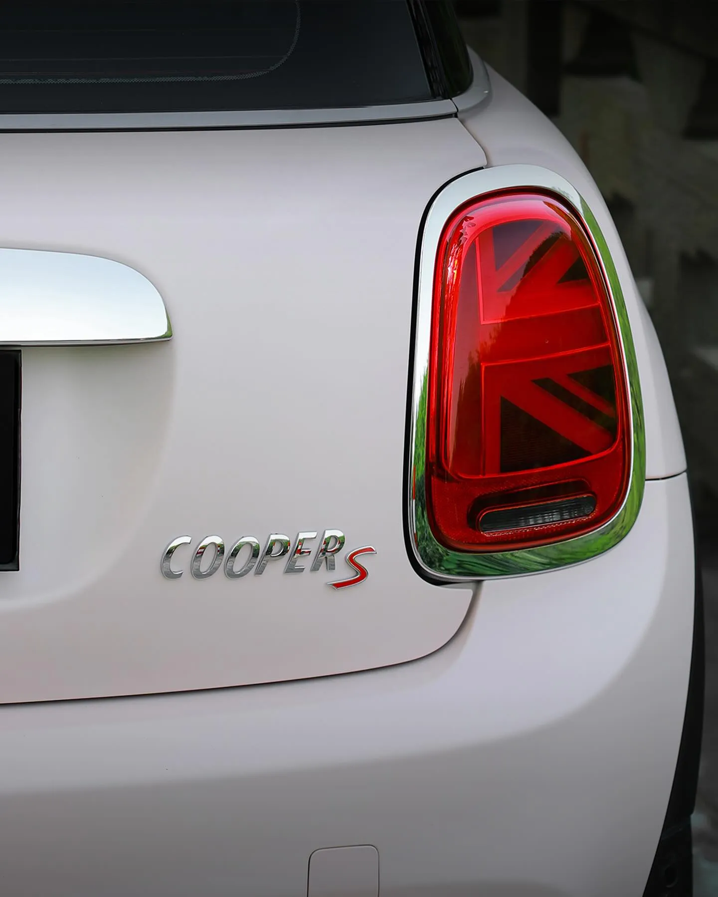 Mini Cooper S, оклеенный пленкой MC Films Original Soft Smog Pink. View 2