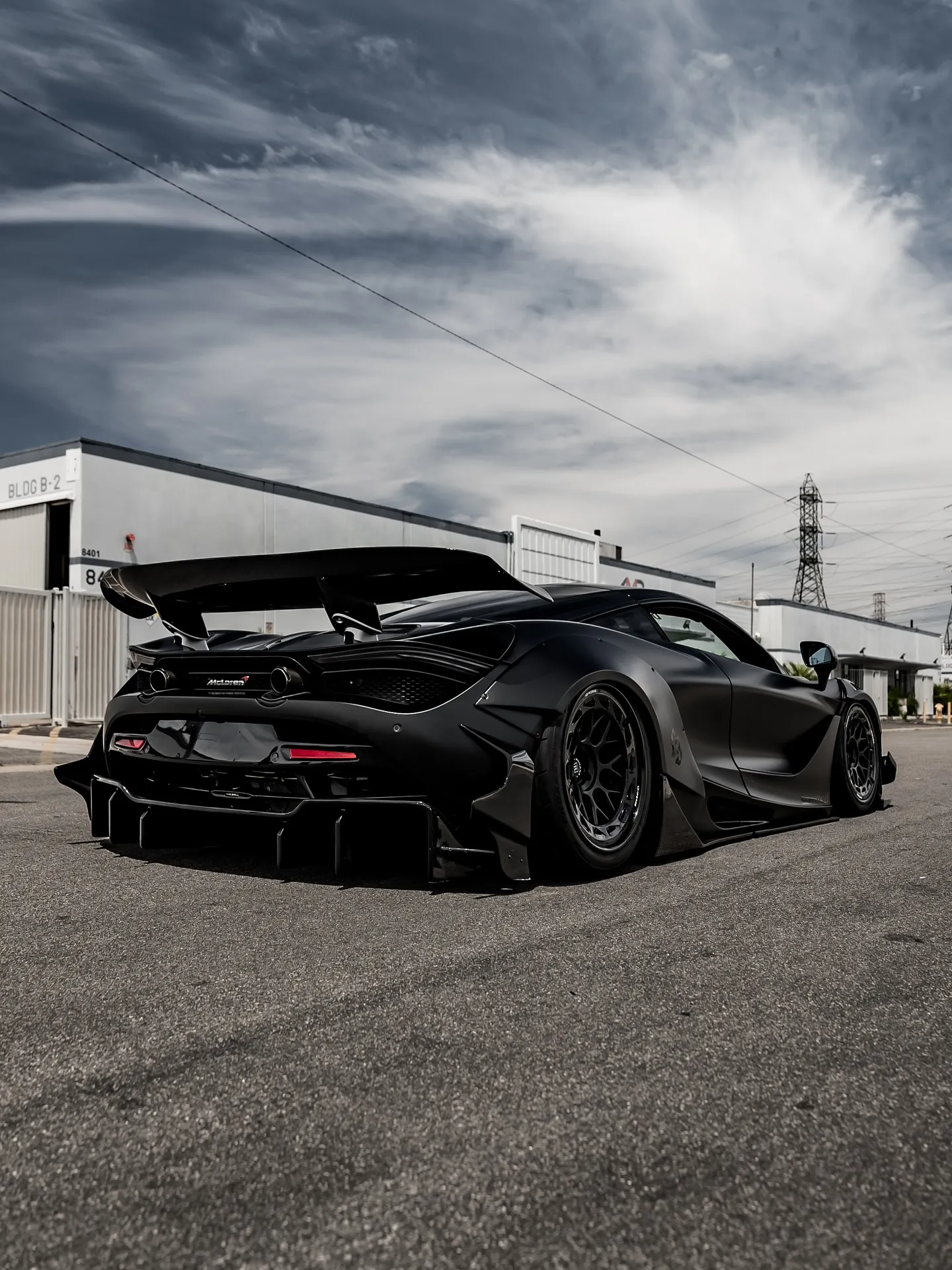 McLaren 720S wrapped in Inozetek Dynamic PPF Satin Midnight Black. - изображение 7