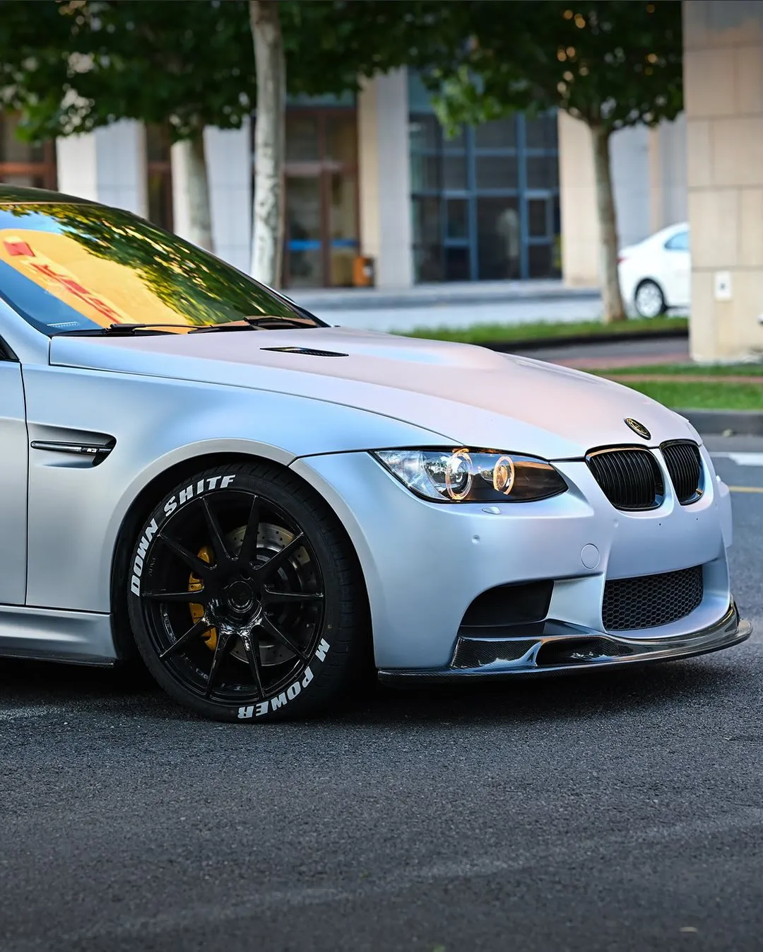 BMW E92 M3 в пленке Super Matte Crescent Silver. View 1