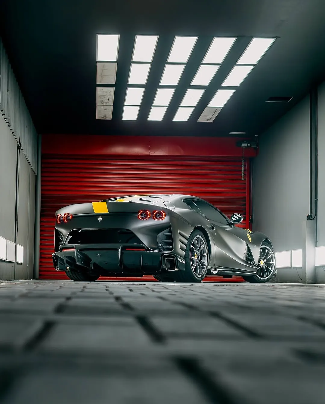 Ferrari 812 in Inozetek Dynamic PPF Gloss Tungsten Grey. - изображение 5