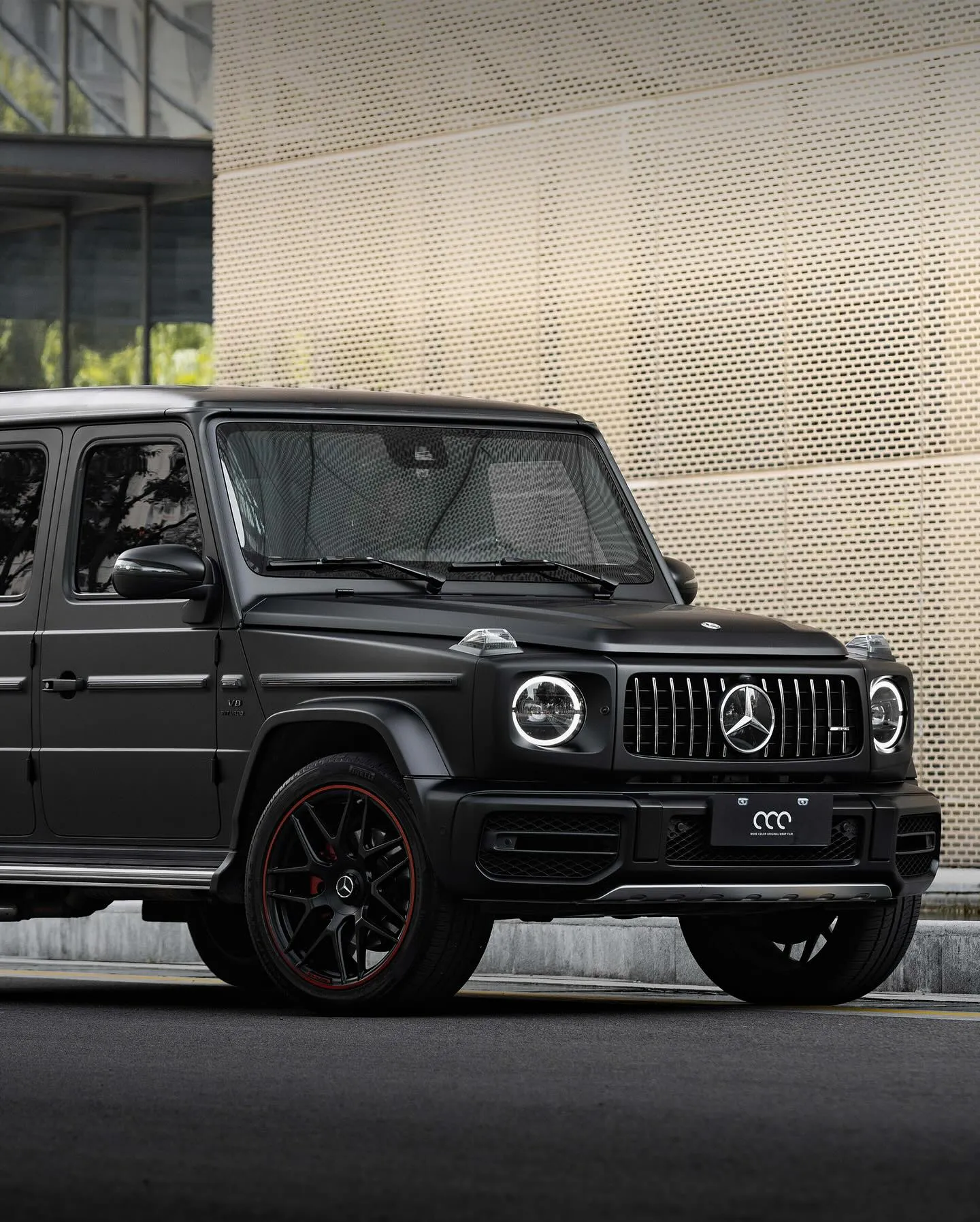 Mercedes G63 AMG, оклеенный пленкой MC Films LE23 Super Matte Black.