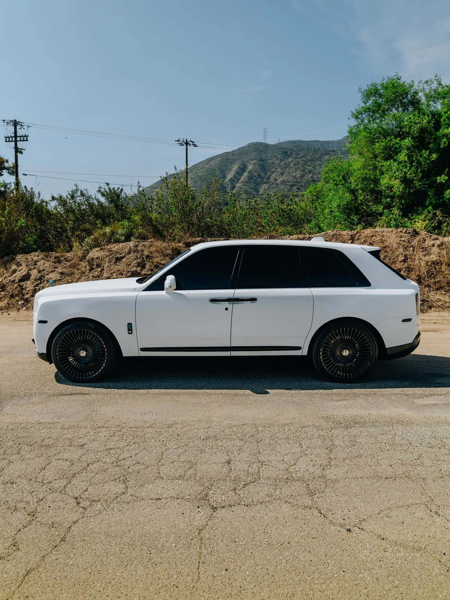 Rolls Royce Cullinan protected with Inozetek Dynamic PPF Satin Pearl White film. - изображение 6