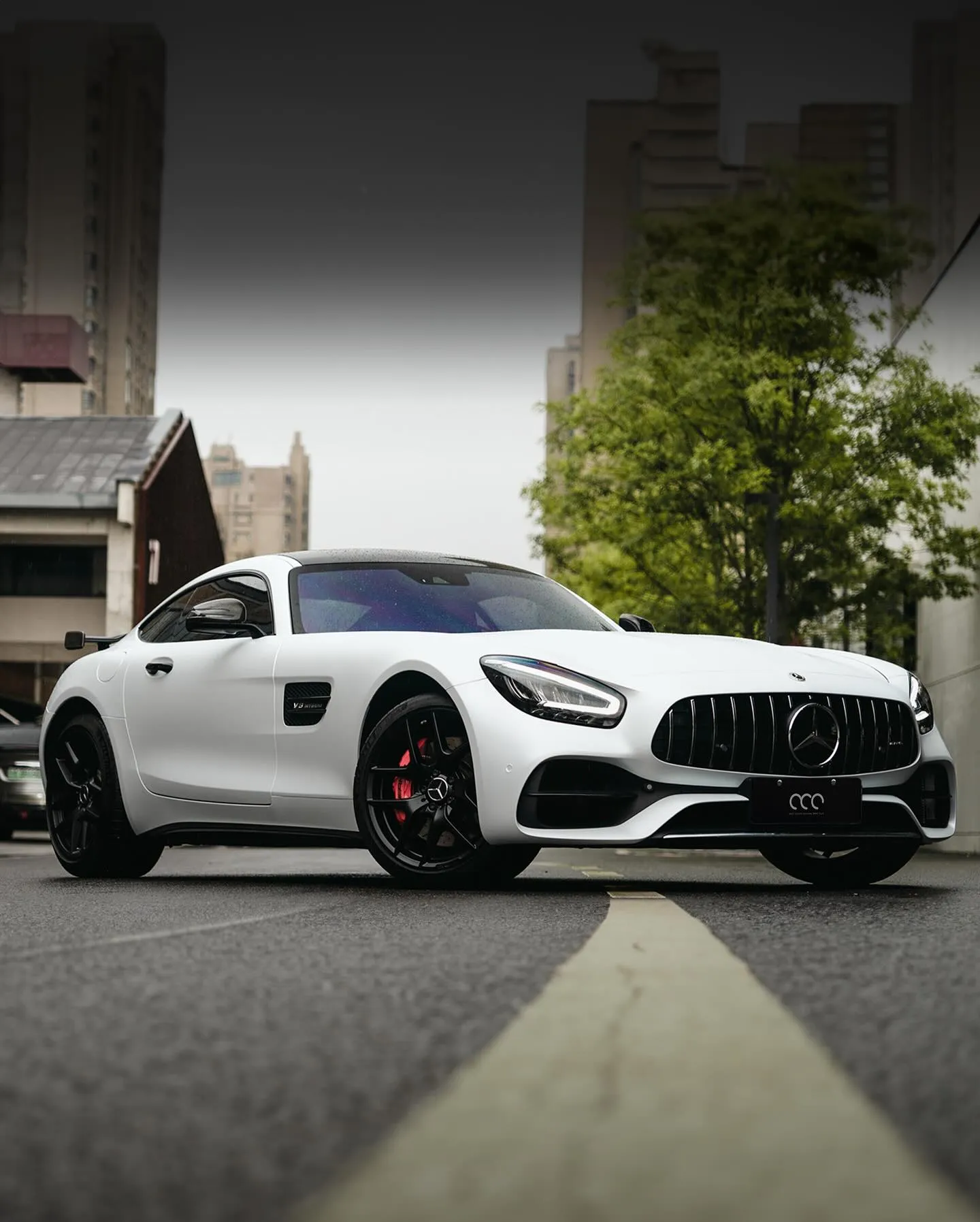 Mercedes AMG GT, оклеенный пленкой MC Films SW01 Super Matte Metal Frosted White.