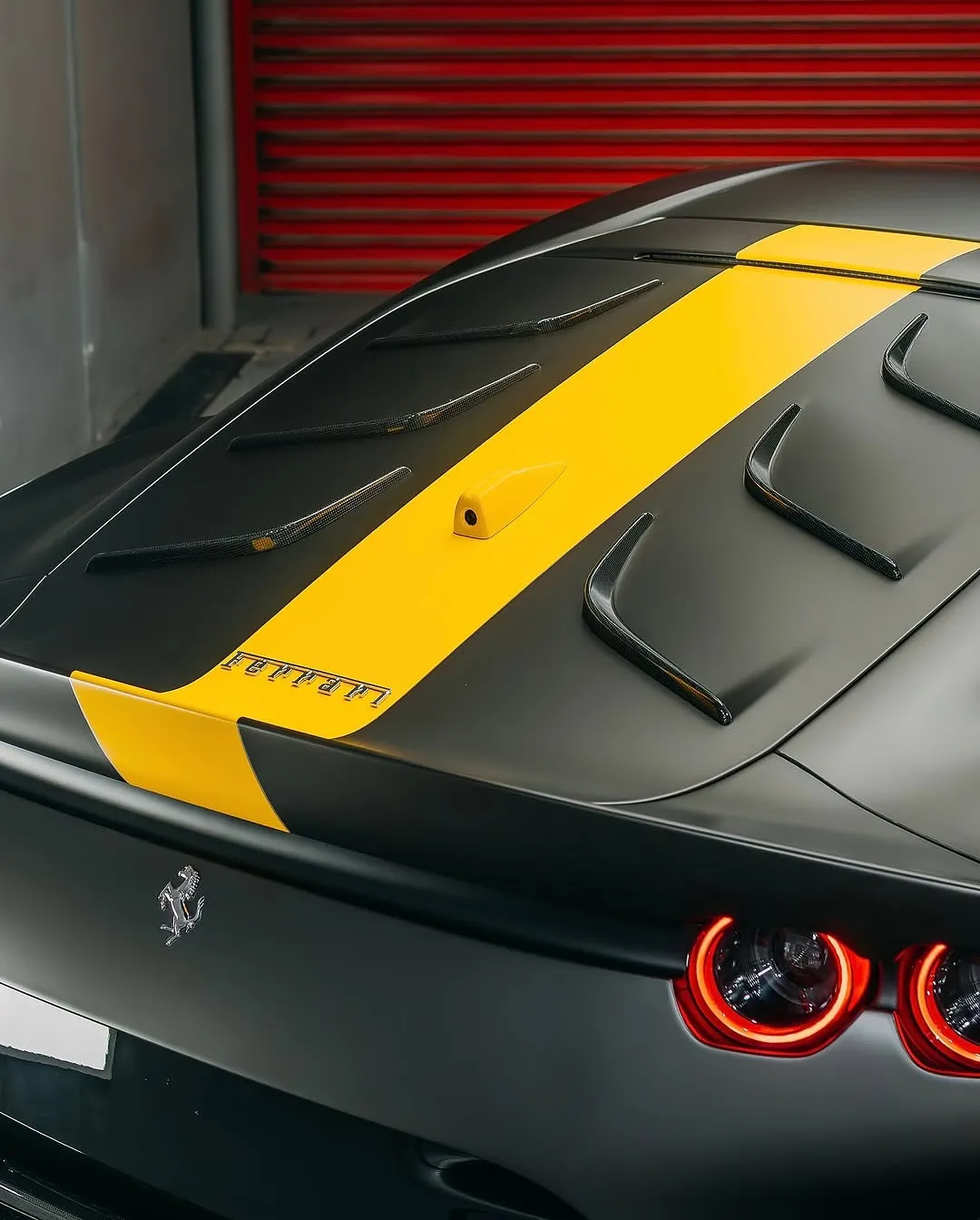 Ferrari 812 in Inozetek Dynamic PPF Gloss Tungsten Grey. - изображение 4