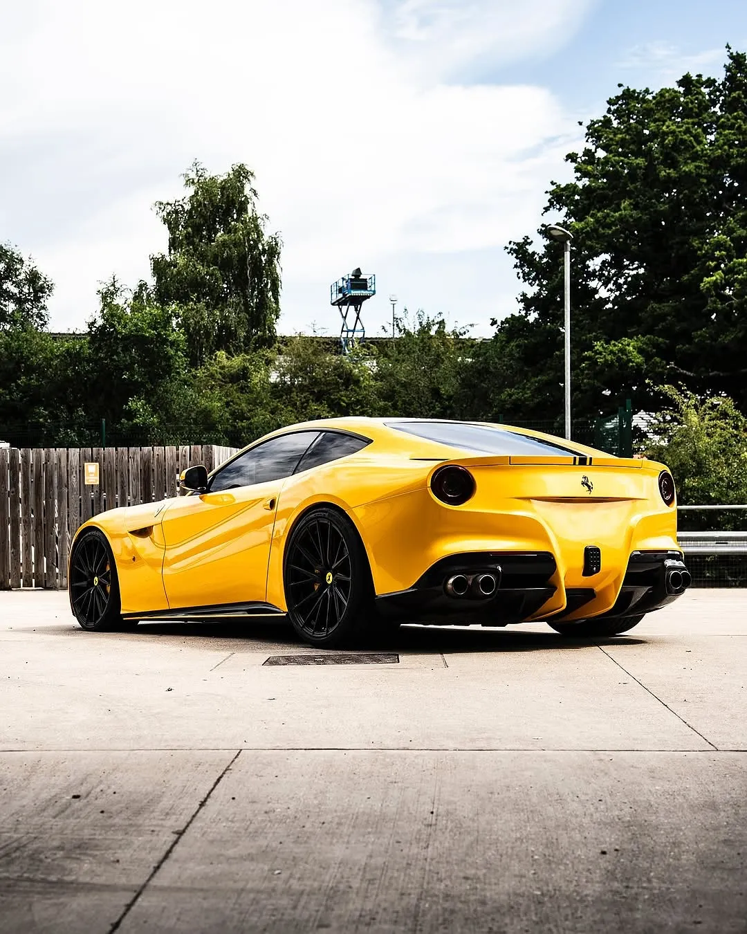 Ferrari F12 wrapped in Inozetek Gloss Dandelion Yellow Dynamic PPF - изображение 5