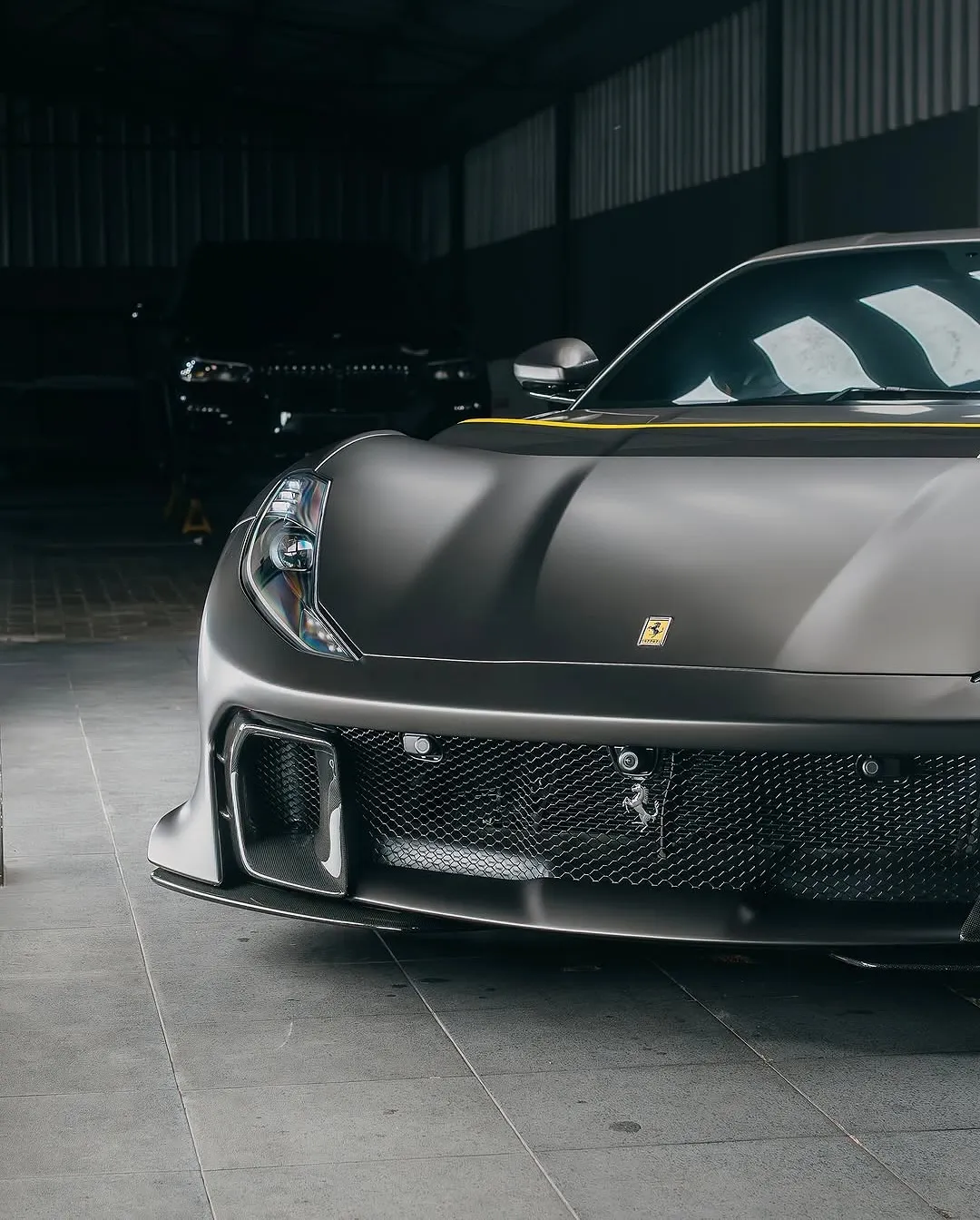 Ferrari 812 in Inozetek Dynamic PPF Gloss Tungsten Grey. - изображение 6